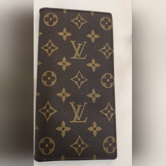 LV  Wallet In Excellent Preloved Condition. - Picture 1 of 9